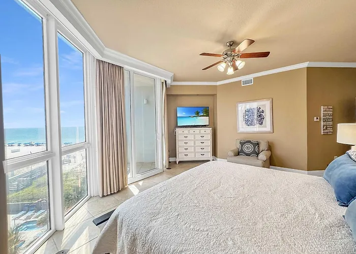 Oceanfront Luxe - Pool - Beachfront - Free Golf Holiday home *